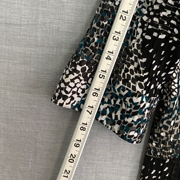 Denver Hayes Top Womens 2X Green Black Button Up Top 3/4 Sleeve Pleated Stretchy - Picture 11 of 12